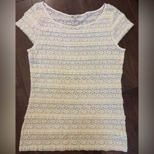 Banana Republic Cream Lace Short Sleeve Top